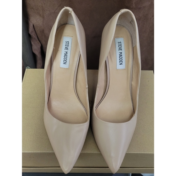 Steve Madden Daisie Nude Leather Pointed Stiletto - Picture 4 of 10